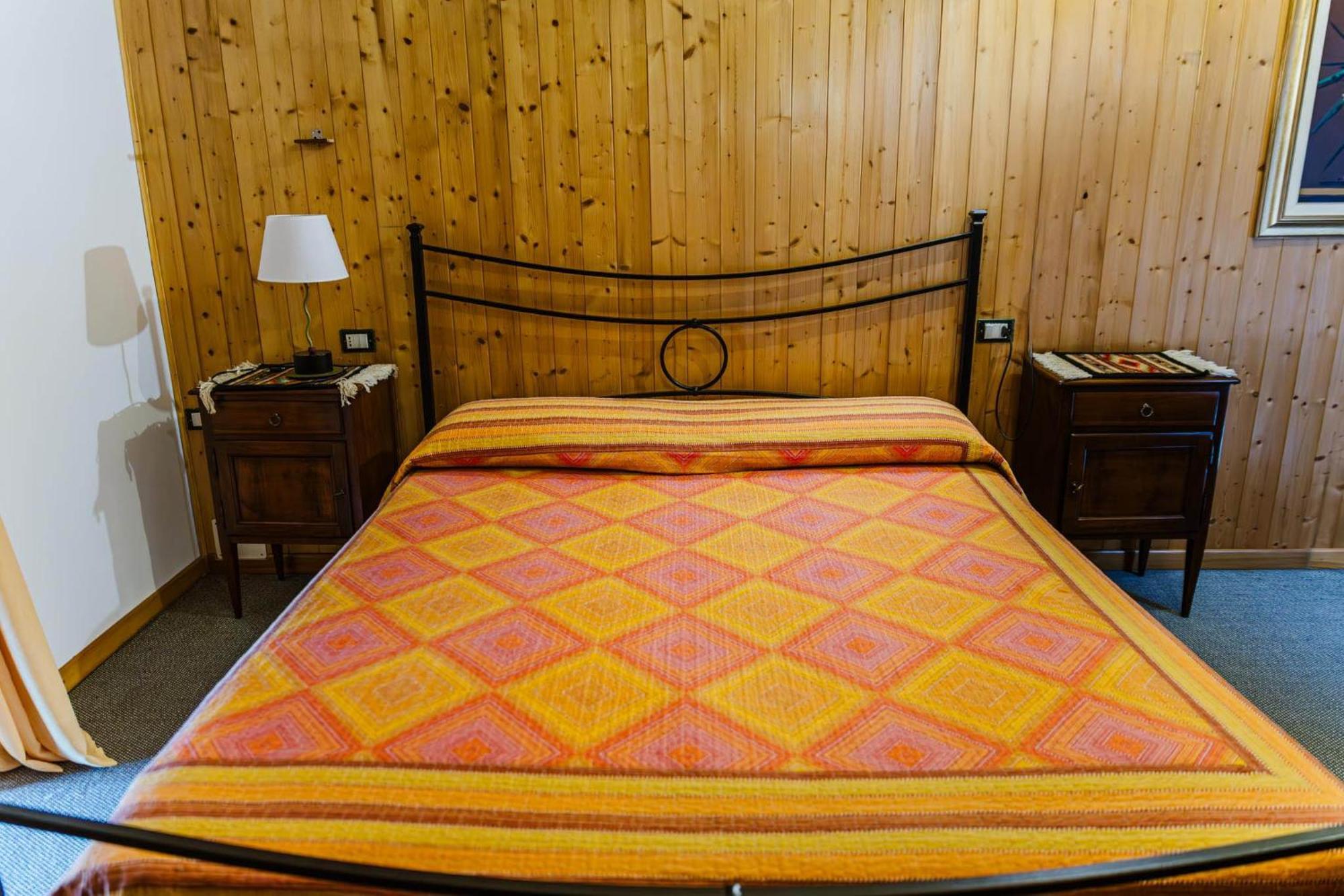 Cozy Castello Daire Manerba del Garda Dış mekan fotoğraf