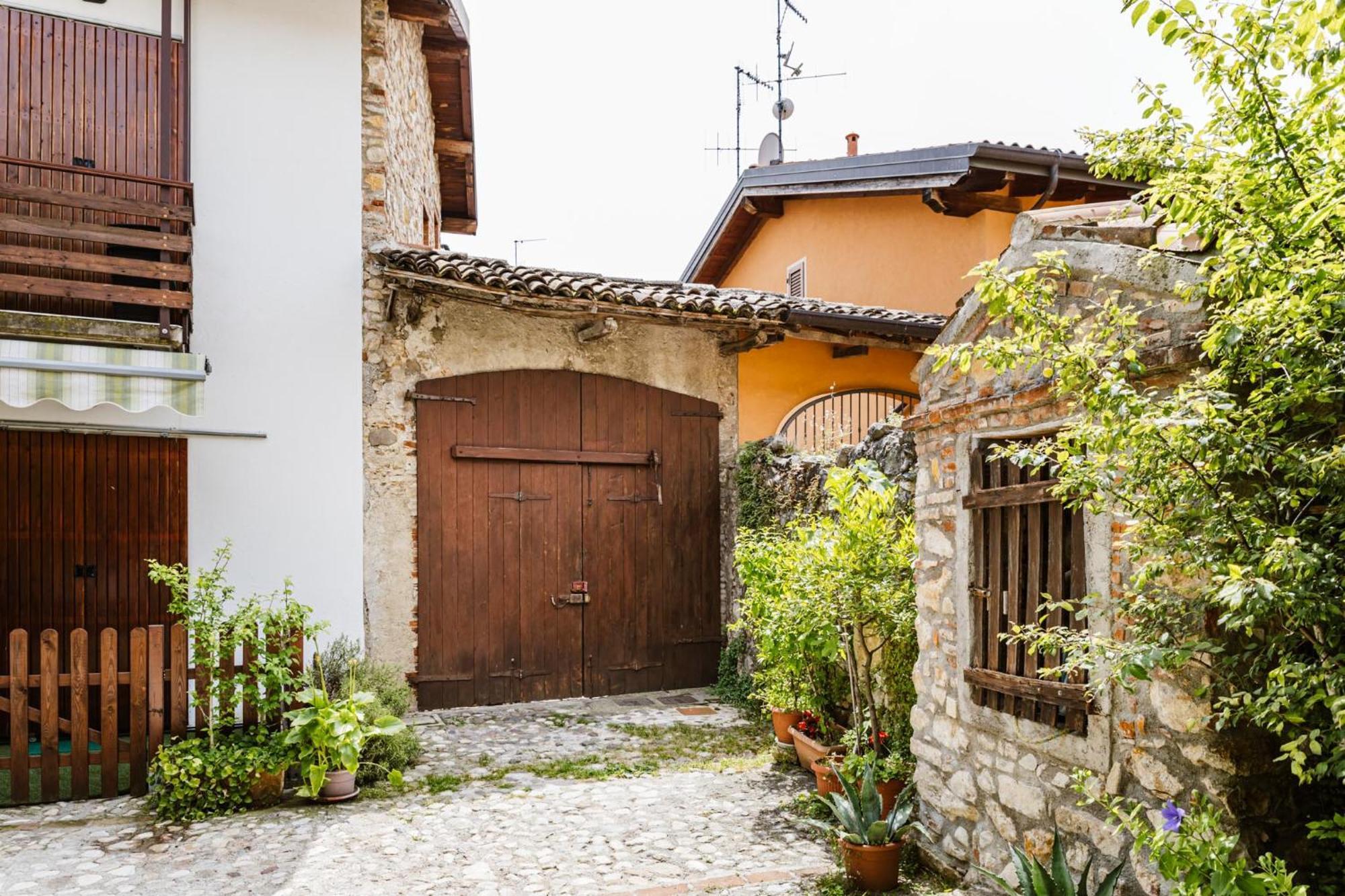Cozy Castello Daire Manerba del Garda Dış mekan fotoğraf