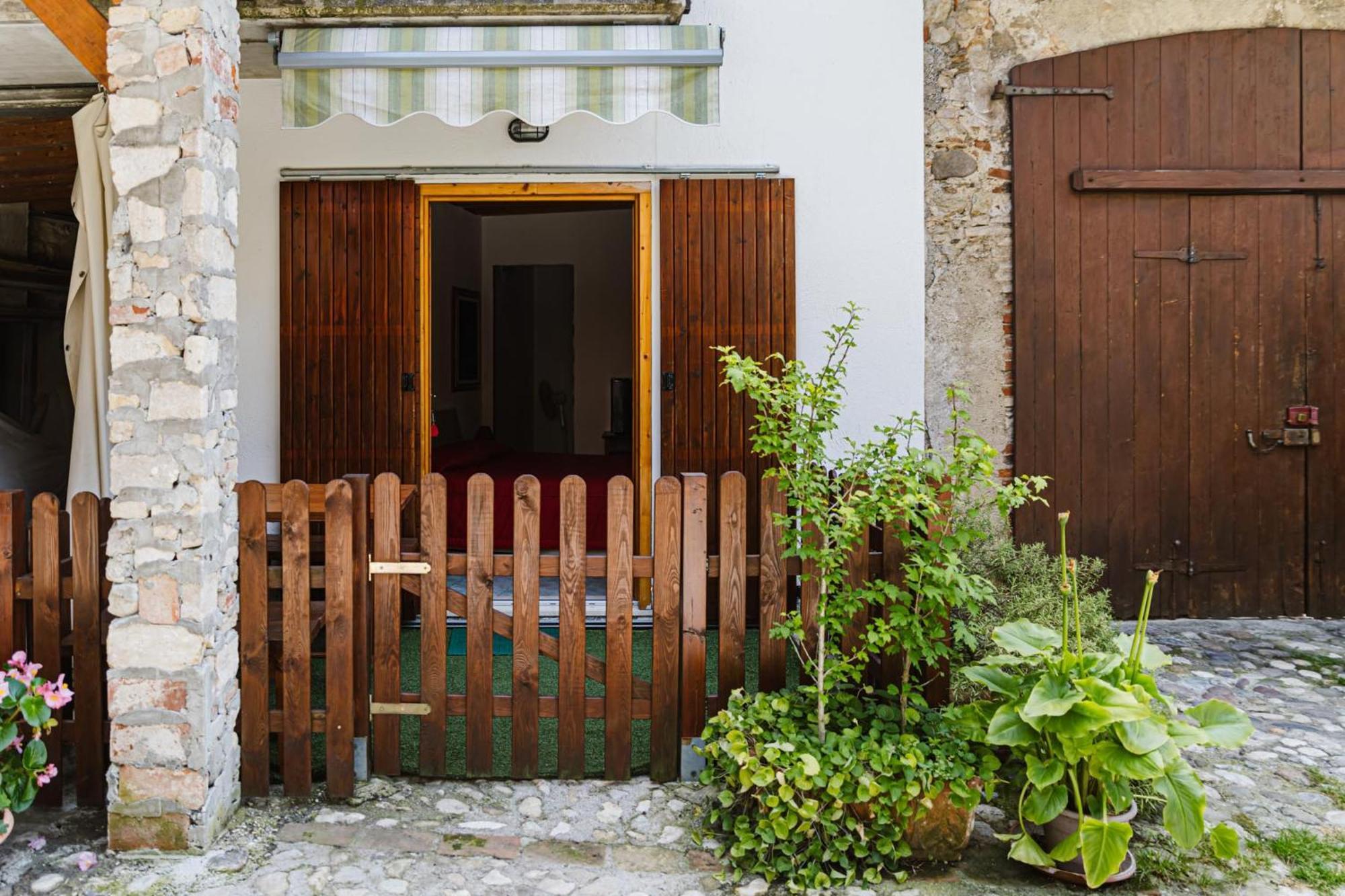 Cozy Castello Daire Manerba del Garda Dış mekan fotoğraf